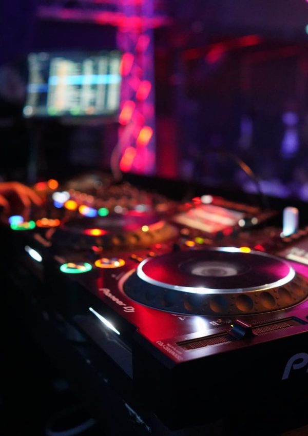 night-photography-nightclub-music-dj-system-2022-11-11-08-53-49-utc